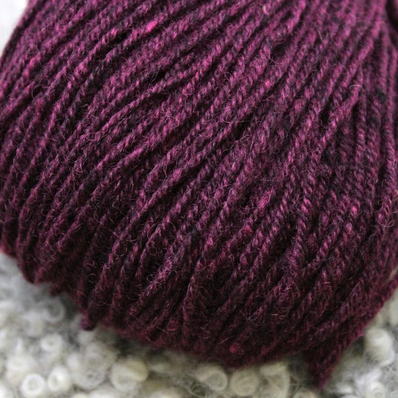 V2_1403_M3040_Eko_Merino_140x3_tumma_aniliini_1_JPG