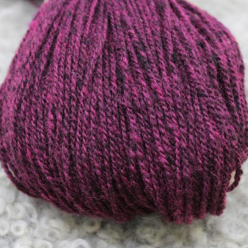 V2_1802_M3040_Eko_Merino_180x2_tumma_aniliini_1_JPG