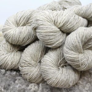 V9_1430_POIS2_Karstalanka_140x3_vaaleanharmaa_500g_JPG