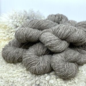 V_POISTO_083_Karstalanka_180x2_keskiharmaa_n_560g_jpg