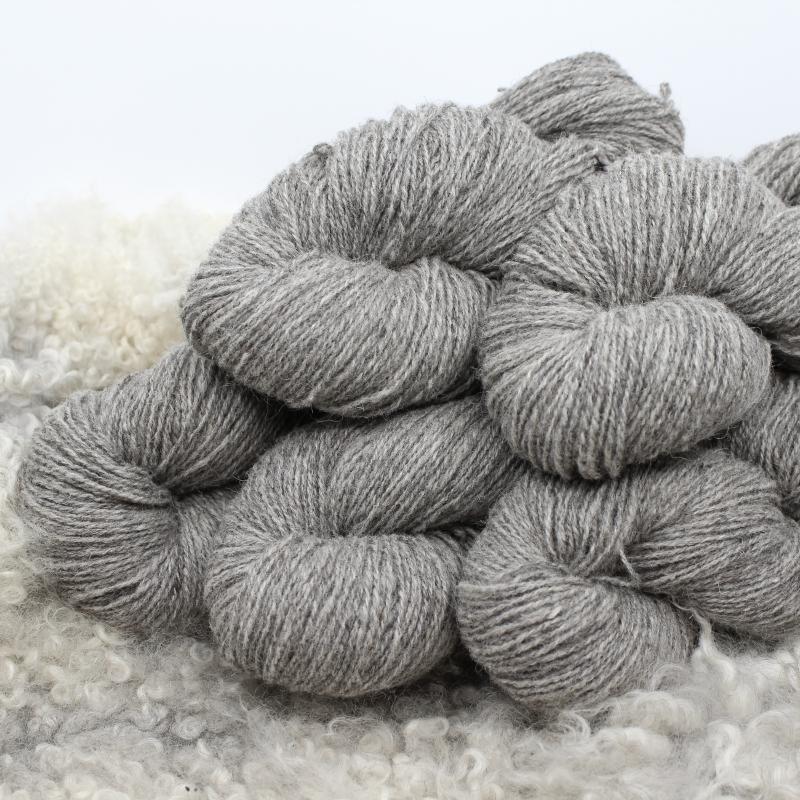 Karstalanka, 180×2 keskiharmaa n. 520g